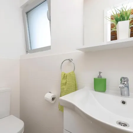 Hébergement de vacances In With House Sea View