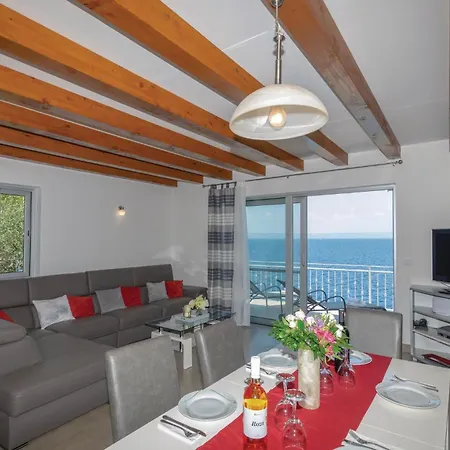 Hébergement de vacances In With House Sea View