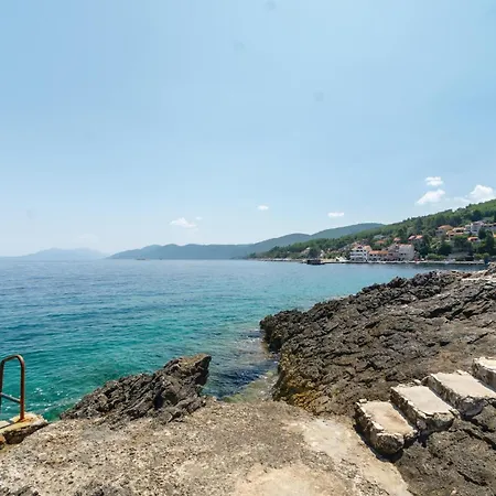 Hébergement de vacances In With House Sea View